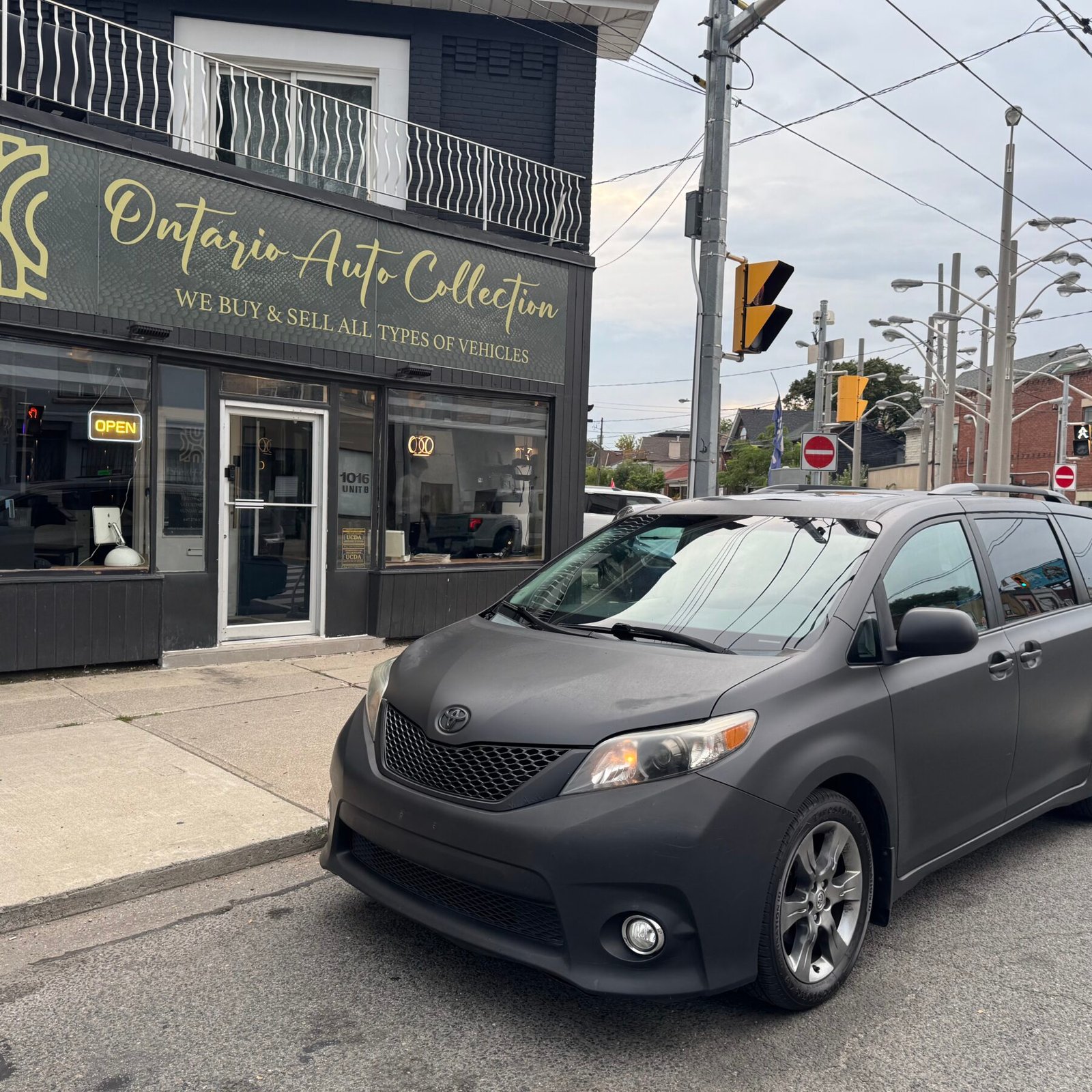 2011 TOYOTA SIENNA !!! SE !!! ONE OWNER !!! SUPER CLEAN !!!