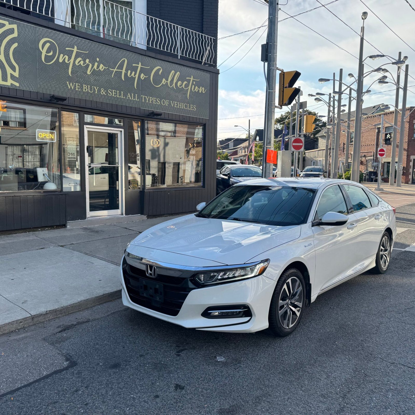 2018 HONDA ACCORD !!! HYBRID !!! ONE OWNER !!! NO ACCIDENTS !!!