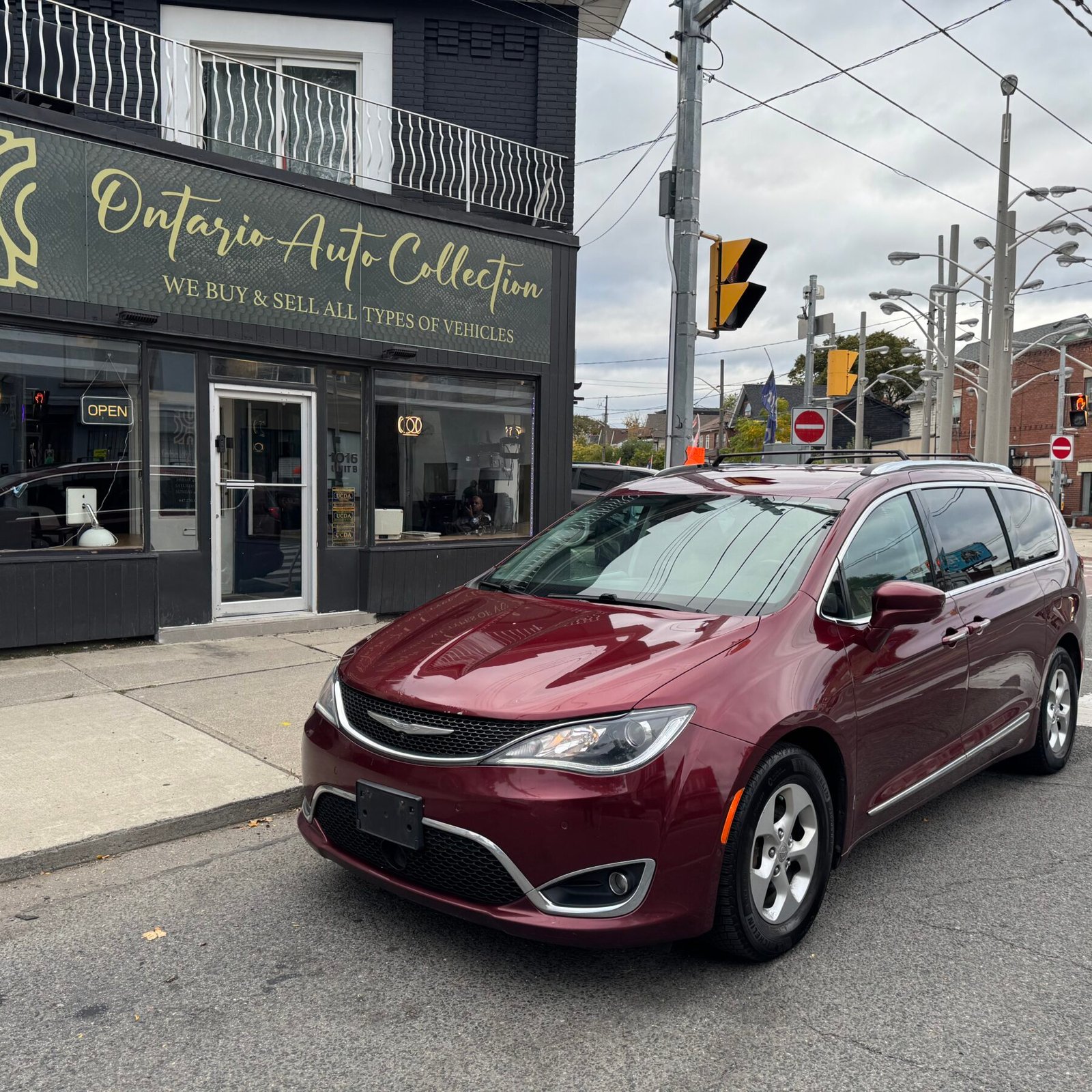 2017 CHRYSLER PACIFICA TOURING L PLUS ! ONE OWNER NO ACCIDENTS !